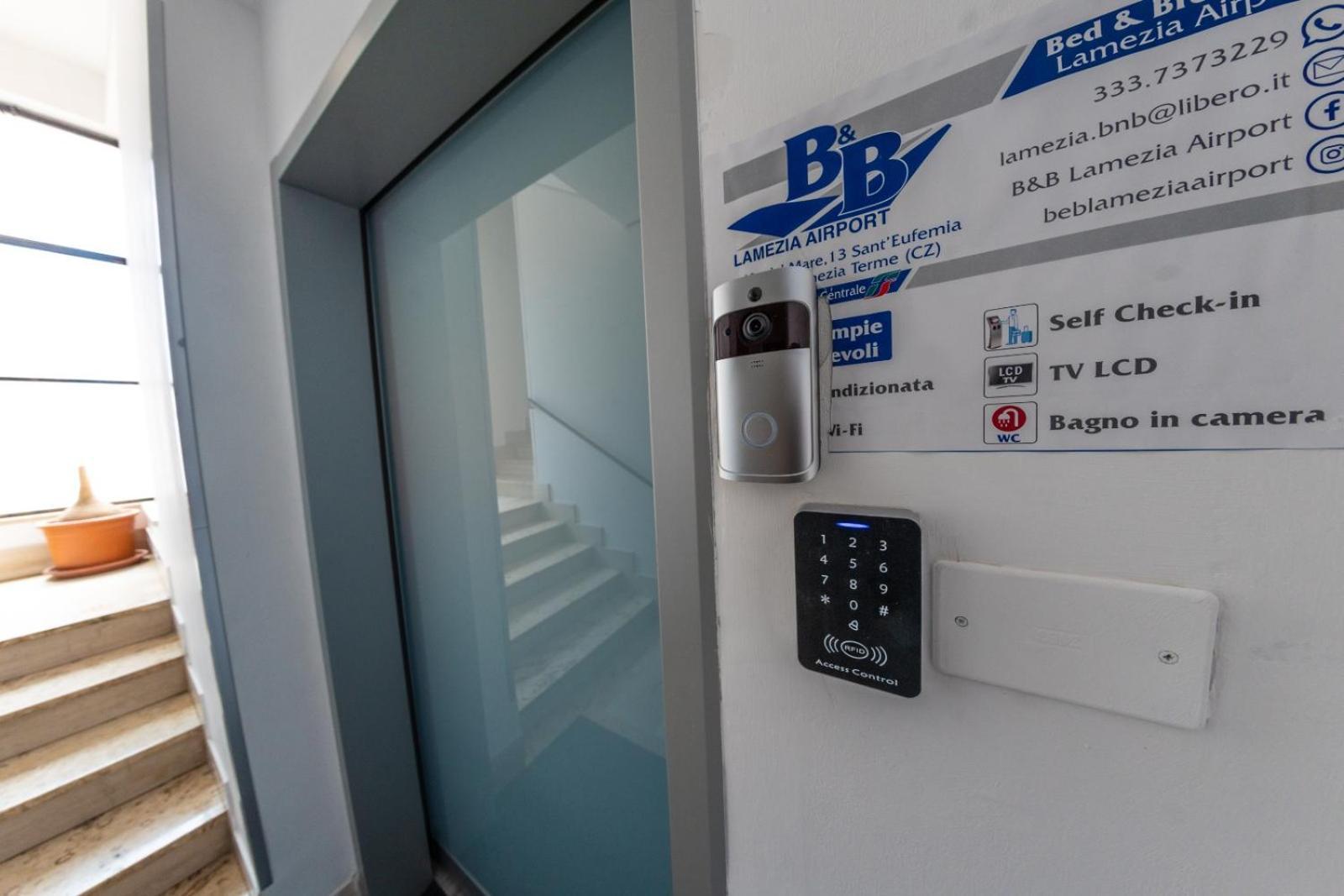 B&B Lamezia Airport Lamezia Terme Exteriör bild
